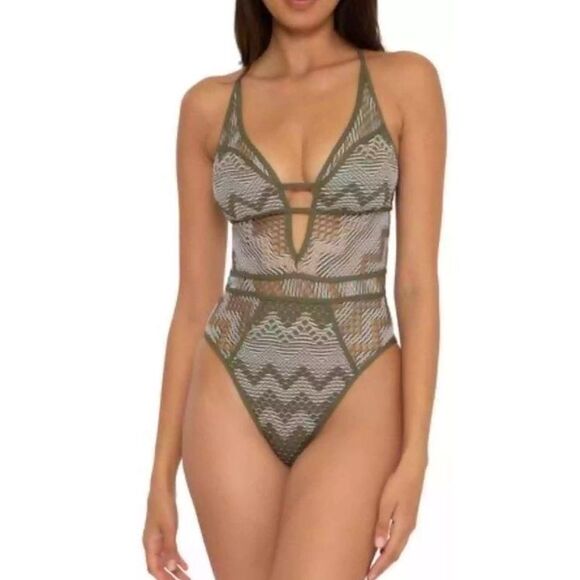 Becca by Rebecca Virtue one piece - Picture 10 of 11